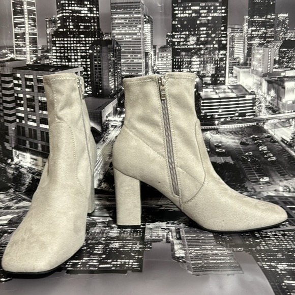 Marc Fisher Ankle Boots - Picture 6 of 7